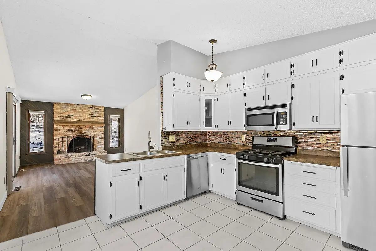 5885 Hidden Oaks Circle Se, Prior Lake, MN 55372 - #1
