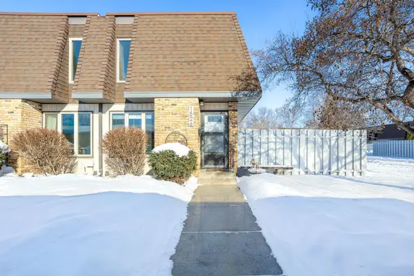 1526 16 1/2 Street S, Fargo, ND 58103