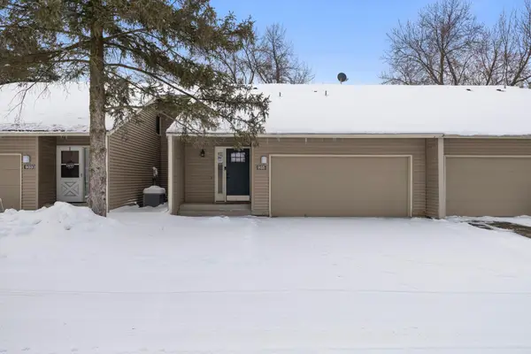 935 Monterey Court N, Shoreview, MN 55126