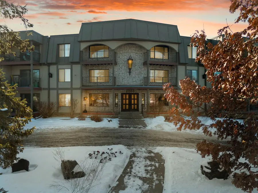 2200 Nevada Avenue S #216, Saint Louis Park, MN 55426 - #2