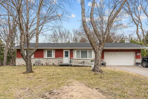 1813 209th Court Ne, Cedar, MN 55011