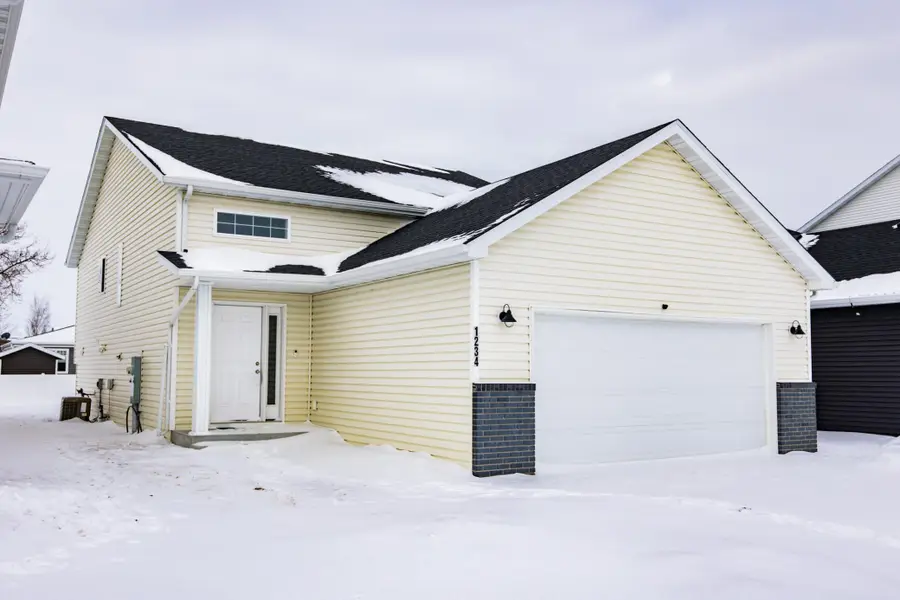 1234 27 Avenue W, West Fargo, ND 58078 - #3