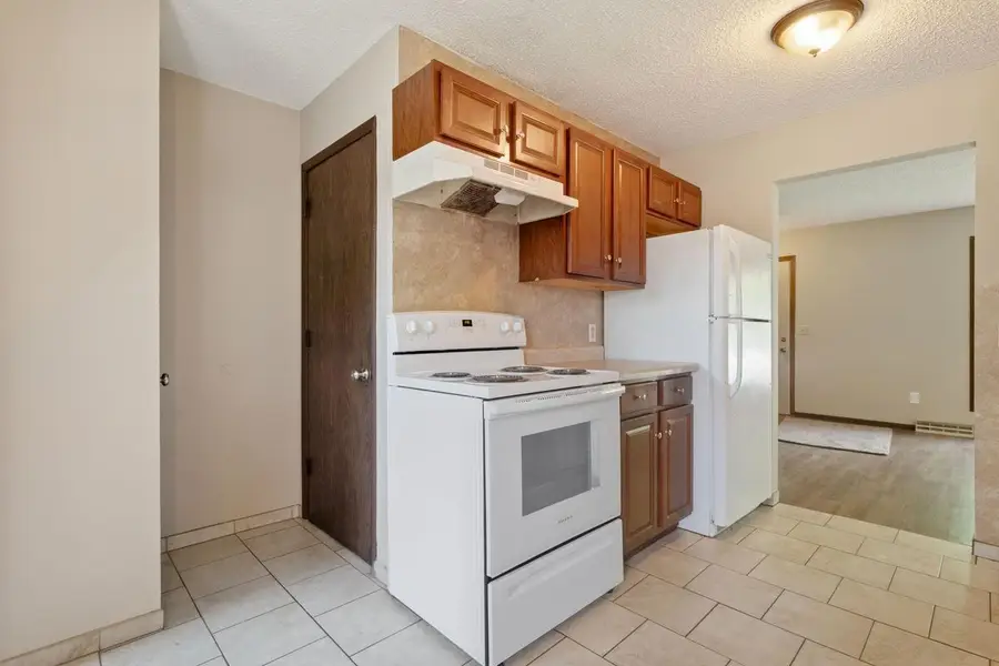 601 10th Avenue S, Hopkins, MN 55343 - #2