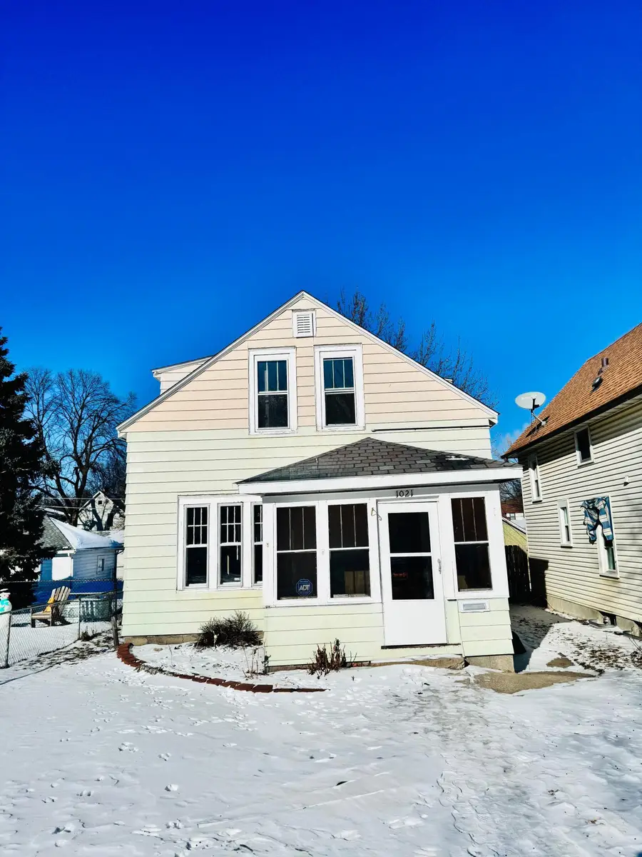 1021 Charles Avenue, Saint Paul, MN 55104 - Image #2