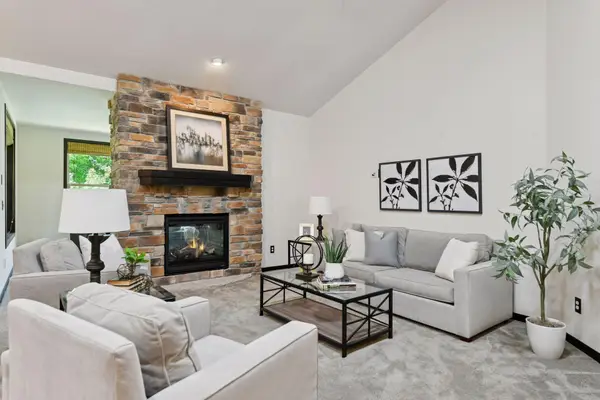 8627 Lake Riley Drive, Chanhassen, MN 55317