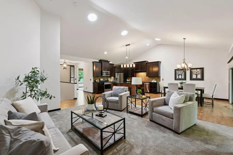 8627 Lake Riley Drive, Chanhassen, MN 55317 - Image #3