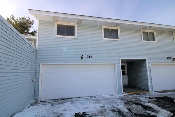 214 Shawnee Trail, Shakopee, MN 55379