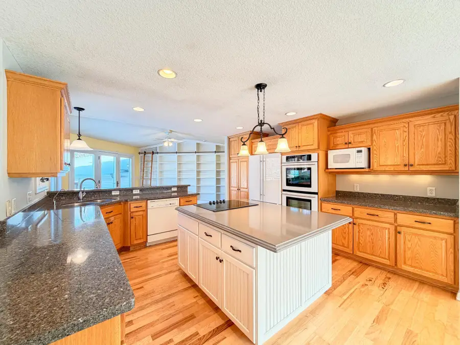 835 Gramsie Road, Shoreview, MN 55126 - #2