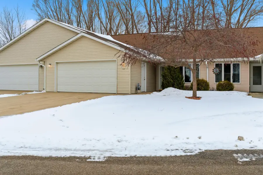 104 Blue Bird Path, Mankato, MN 56001 - Image #2