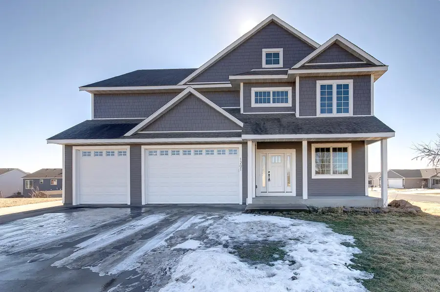 1201 Meadow Street Nw, Montgomery, MN 56069 - #2