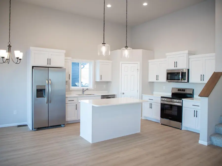 1187 Rachel Drive W, West Fargo, ND 58002 - Image #2