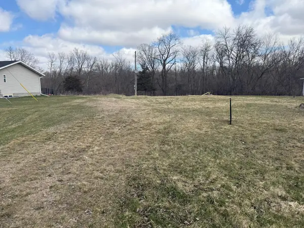 916 Jefferson Drive, Zumbrota, MN 55992