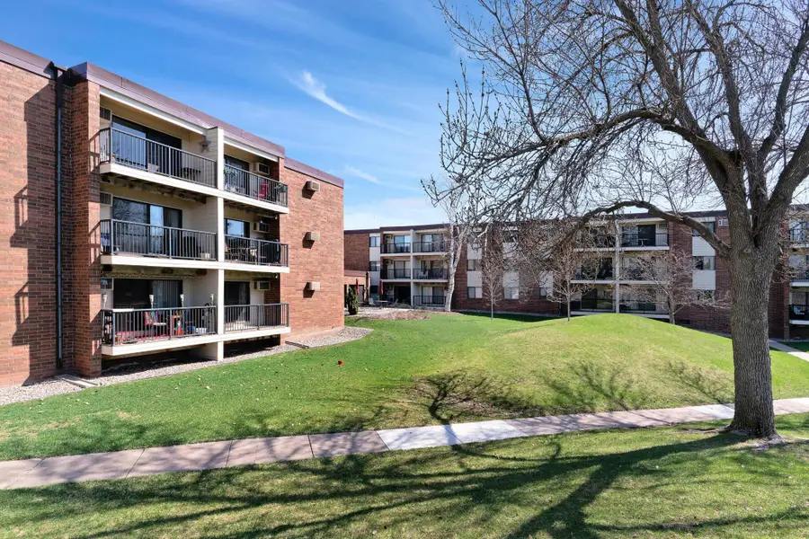 4 Pine Tree Drive #110, Arden Hills, MN 55112 - #2