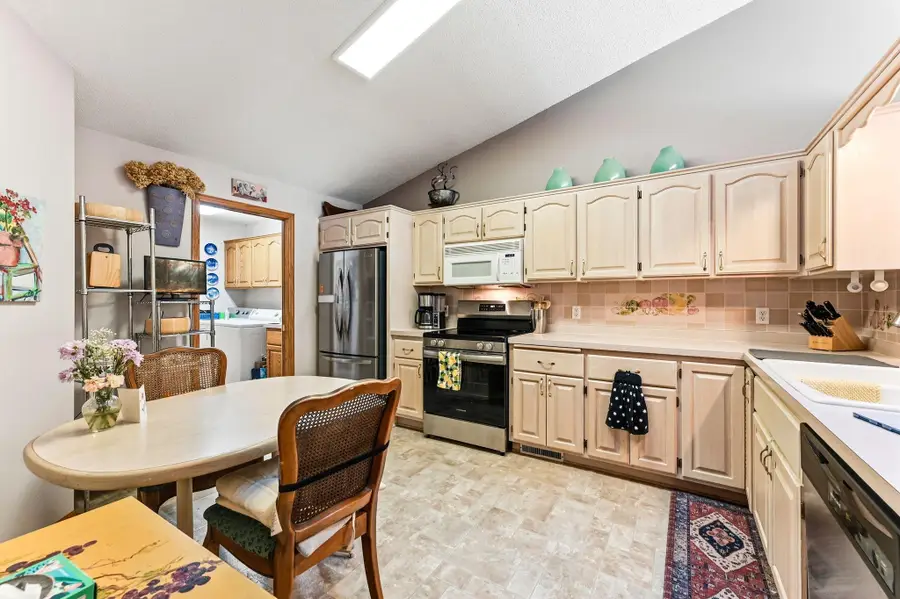 6742 Gretchen Lane N, Oakdale, MN 55128 - #3