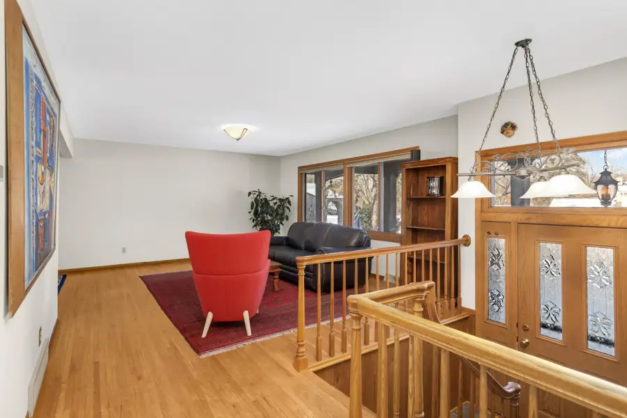 3 Oakview Court, Saint Paul, MN 55110 - #3