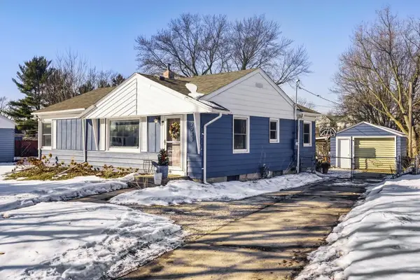 2943 Arona Street, Saint Paul, MN 55113