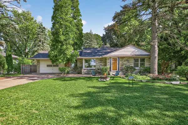 1544 Mississippi River Boulevard S, Saint Paul, MN 55116