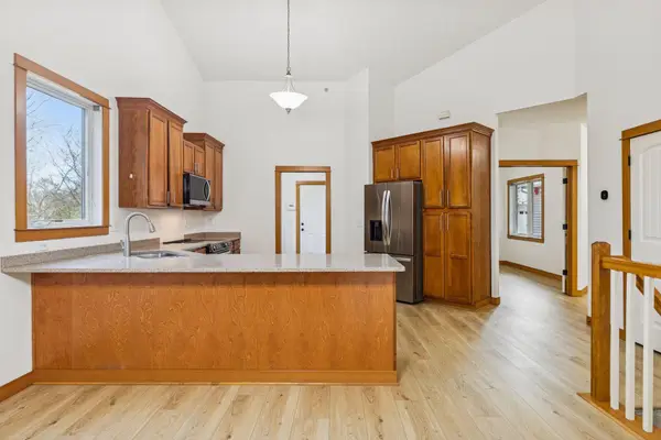 5862 Oakgreen Court N, Stillwater, MN 55082