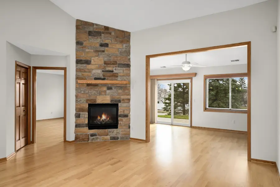 2817 Jordan Drive, Woodbury, MN 55125 - #3