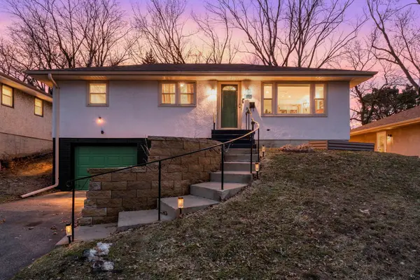 1715 Louise Avenue, Saint Paul, MN 55106