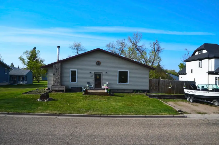 605 Ingalls Avenue, Hope, ND 58046 - #3