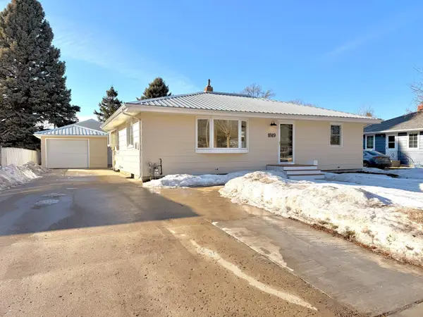 1819 6th Street S, Moorhead, MN 56560
