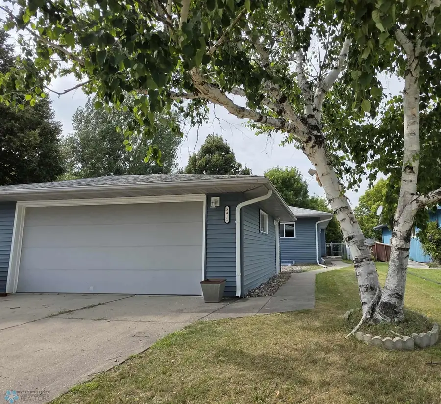 2411 Country Club Parkway, Moorhead, MN 56560 - #3
