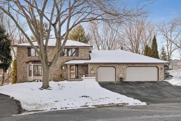 12500 Pinehurst Drive, Burnsville, MN 55337