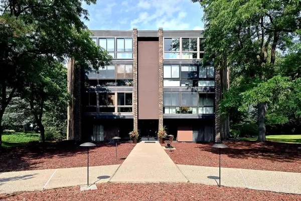 1700 Lexington Avenue S #403, Mendota Heights, MN 55118