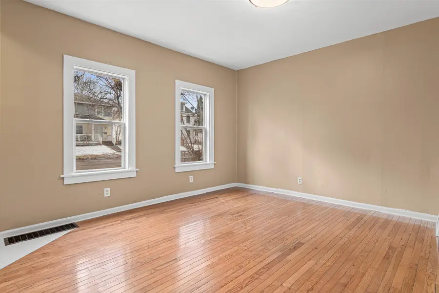 511 Edmund Avenue W, Saint Paul, MN 55103 - #3