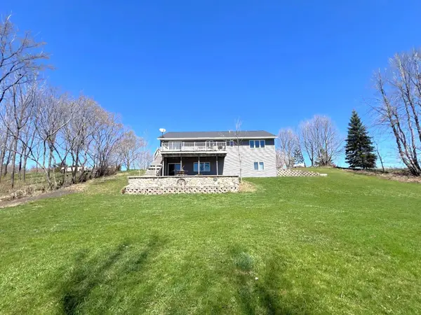 15993 154th Street Ne, Hawick, MN 56273