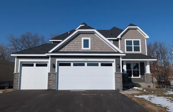 7550 Upper 42nd Street N, Oakdale, MN 55128