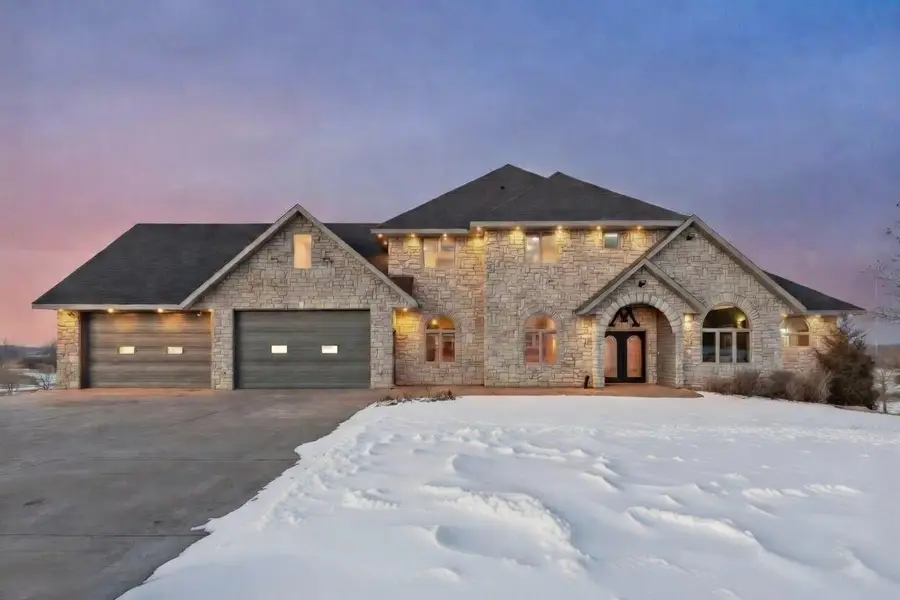 20951 Prairie Hills Lane, Prior Lake, MN 55372 - #2