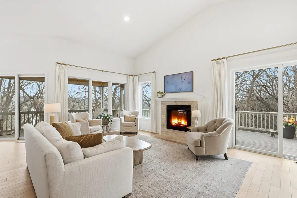 1595 Summit Shores Circle, Burnsville, MN 55306 - #1