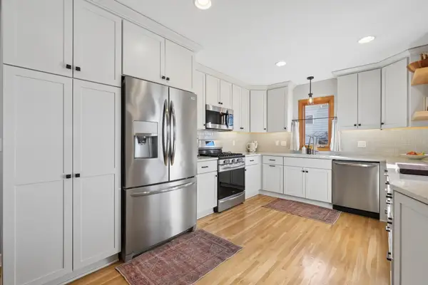 10925 London Drive, Burnsville, MN 55337