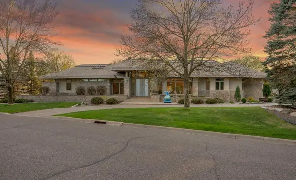 11465 Keystone Court, Hopkins, MN 55305