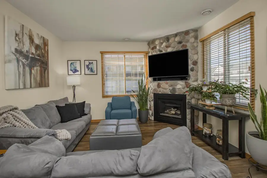 2066 Mockingbird Avenue, Shakopee, MN 55379 - #2