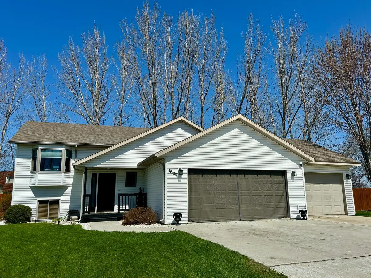 1509 Meadowlark Court, Thief River Falls, MN 56701 - #1