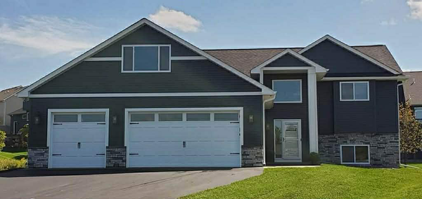 8686 Cole Court, Inver Grove Heights, MN 55076