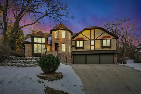 6175 Heather Place Ne, Minneapolis, MN 55432