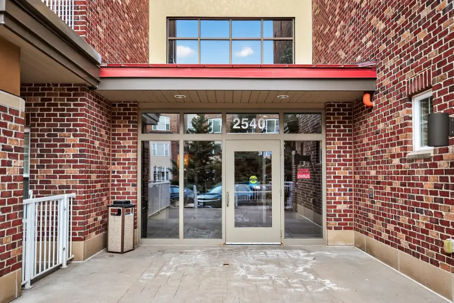 2540 38th Avenue Ne #203, Saint Anthony, MN 55421 - #2