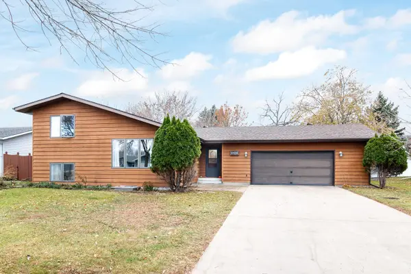 2102 23rd Avenue S, Fargo, ND 58103