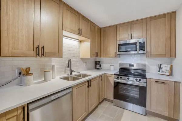 7601 W 101st Street #216, Minneapolis, MN 55438