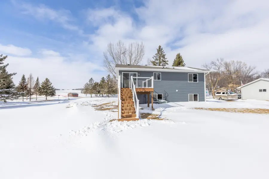 5622 Jeffery Avenue Sw, Howard Lake, MN 55349 - #2