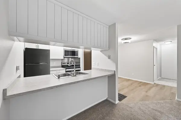 2800 Hamline Avenue N #303, Saint Paul, MN 55113