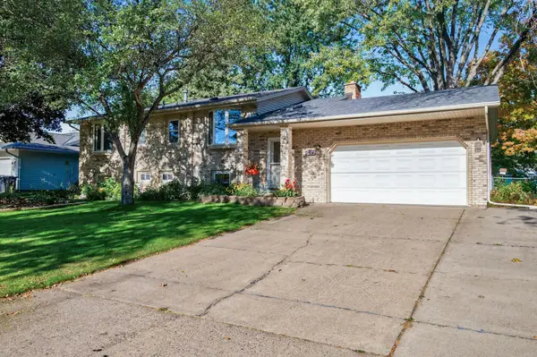 2701 107th Avenue Nw, Coon Rapids, MN 55433