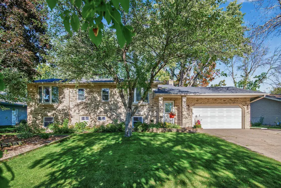 2701 107th Avenue Nw, Coon Rapids, MN 55433 - #2