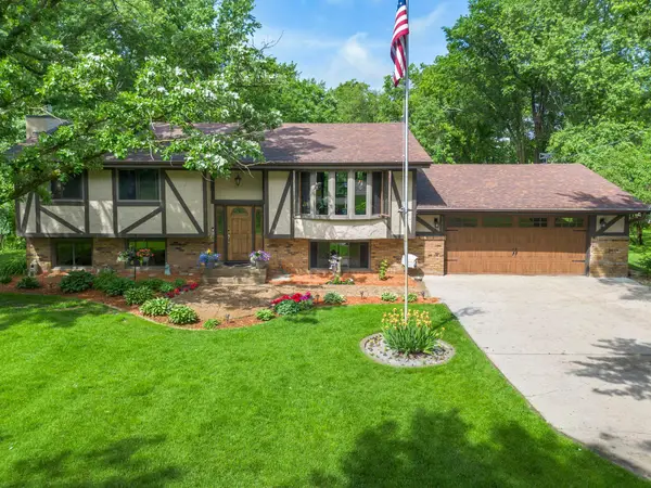 13316 Quincy Street Ne, Andover, MN 55304