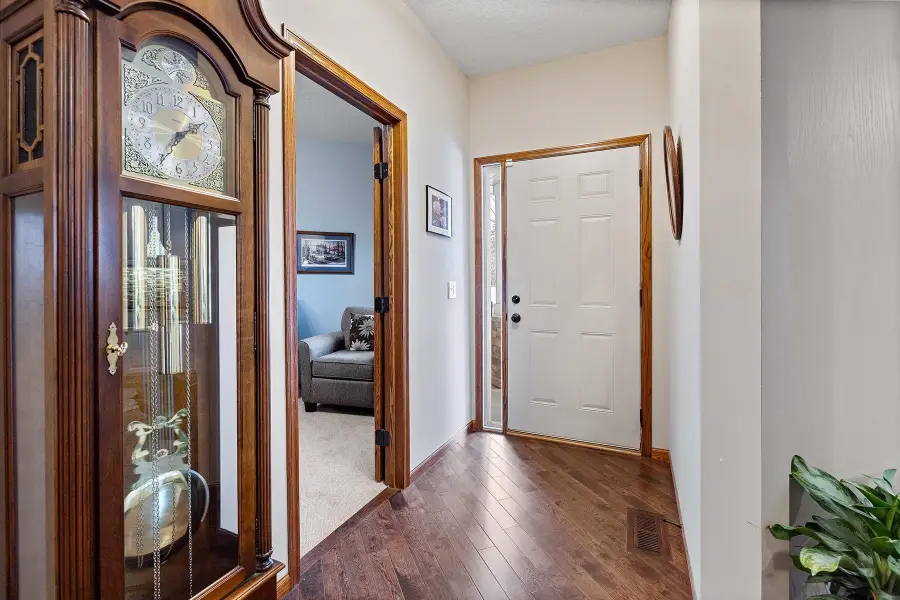 369 Sophia Avenue E, Maplewood, MN 55117 - #2