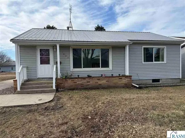 1023 8th Street N, Saint James, MN 56081
